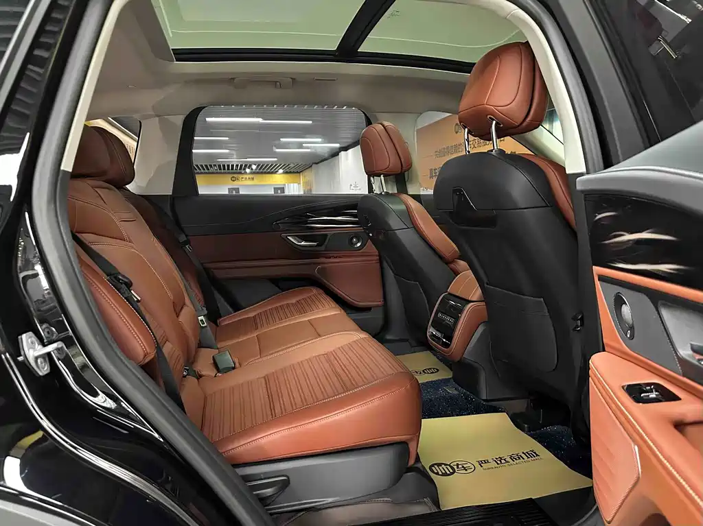 Voyager 2025 2.0T four-wheel drive Zunrui version купить на сайте DeffCars