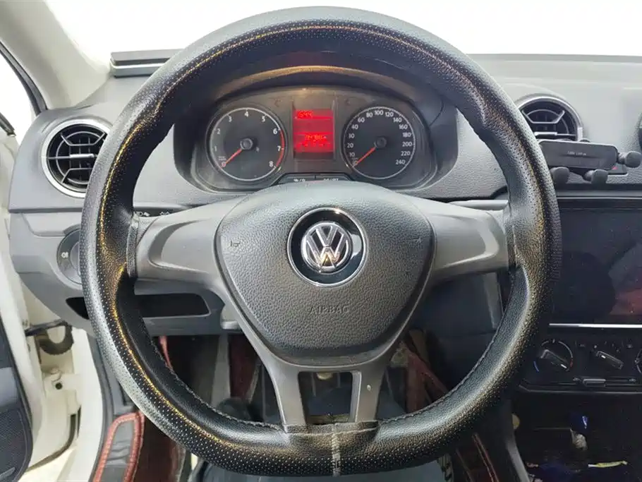 Jetta 2017 1.4L manual fashion model купить на сайте DeffCars