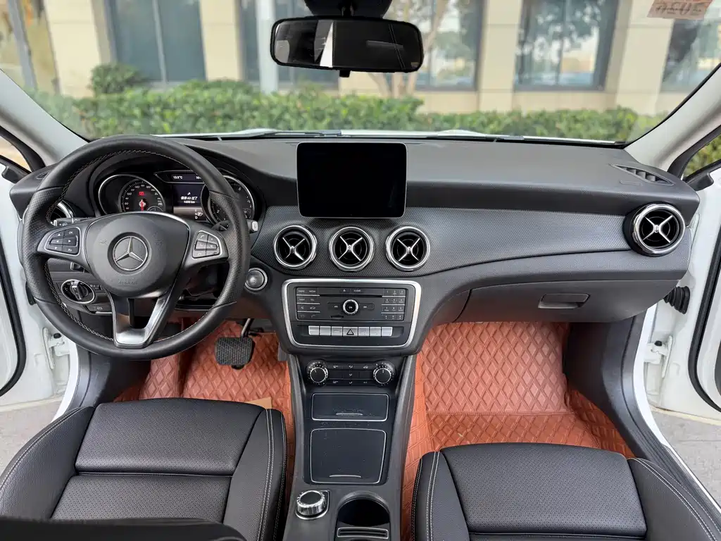 Mercedes-Benz GLA 2017 GLA 200 Dynamic купить на сайте DeffCars