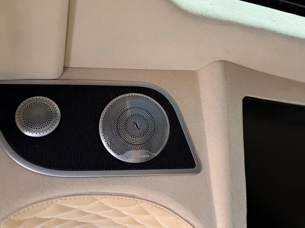 Mercedes-Benz V-Class 2021 V 260 L Long Wheelbase Luxury Edition купить на сайте DeffCars