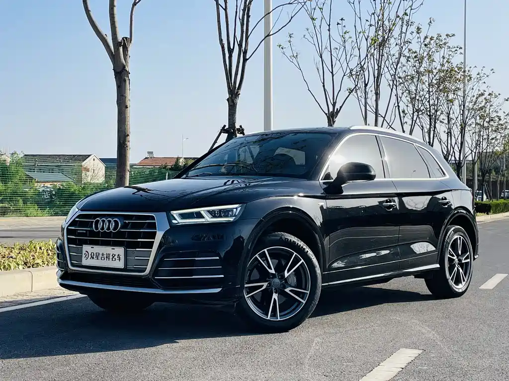 Audi Q5L 2020 40 TFSI enjoys fashionable style купить на сайте DeffCars