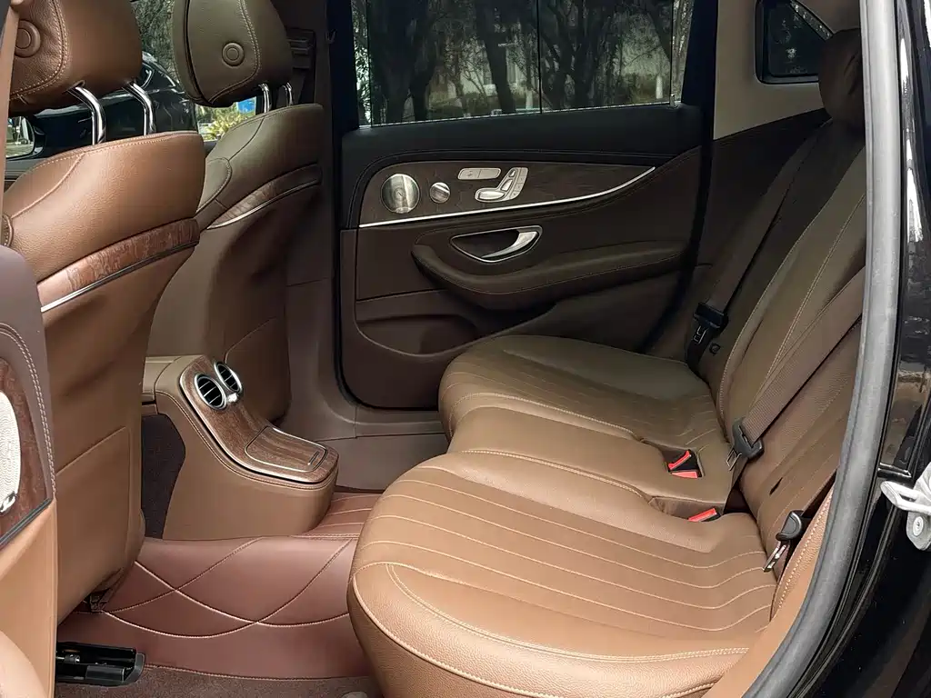 Mercedes-Benz E-Class 2023 E 300 L Luxury Model купить на сайте DeffCars