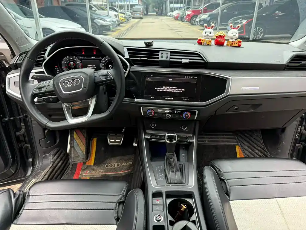 Audi Q3 2023 40 TFSI Fashionable and Dynamic купить на сайте DeffCars