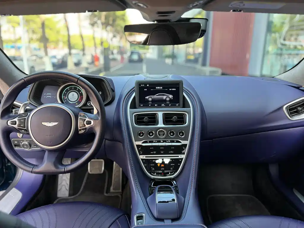 Aston Martin DB11 2019 4.0T V8 Coupe купить на сайте DeffCars