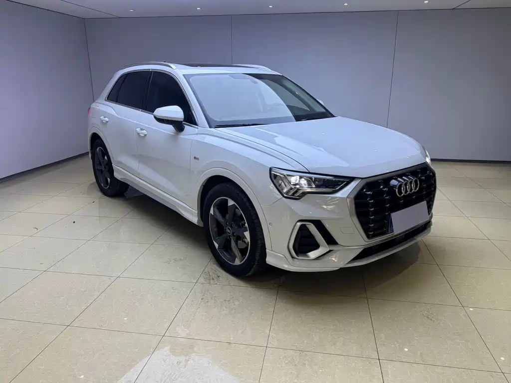 Audi Q3 2022 35 TFSI Fashionable and Dynamic купить на сайте DeffCars