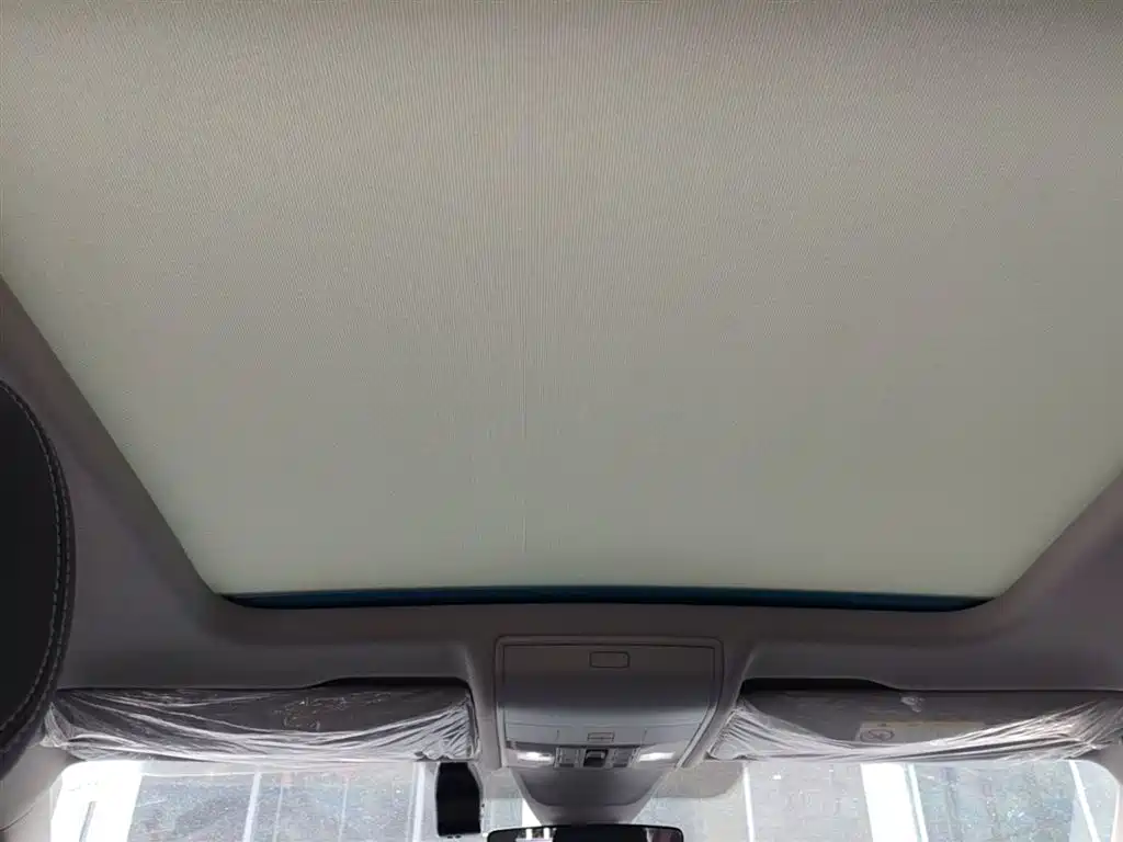 Tiguan L 2023 330TSI automatic two-wheel drive R-Line version купить на сайте DeffCars