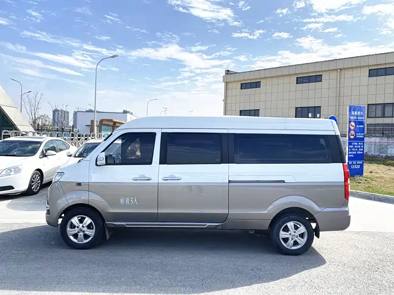 New Hiace X30L 2019 1.5L Fortune Edition National VI SWC15M купить на сайте DeffCars
