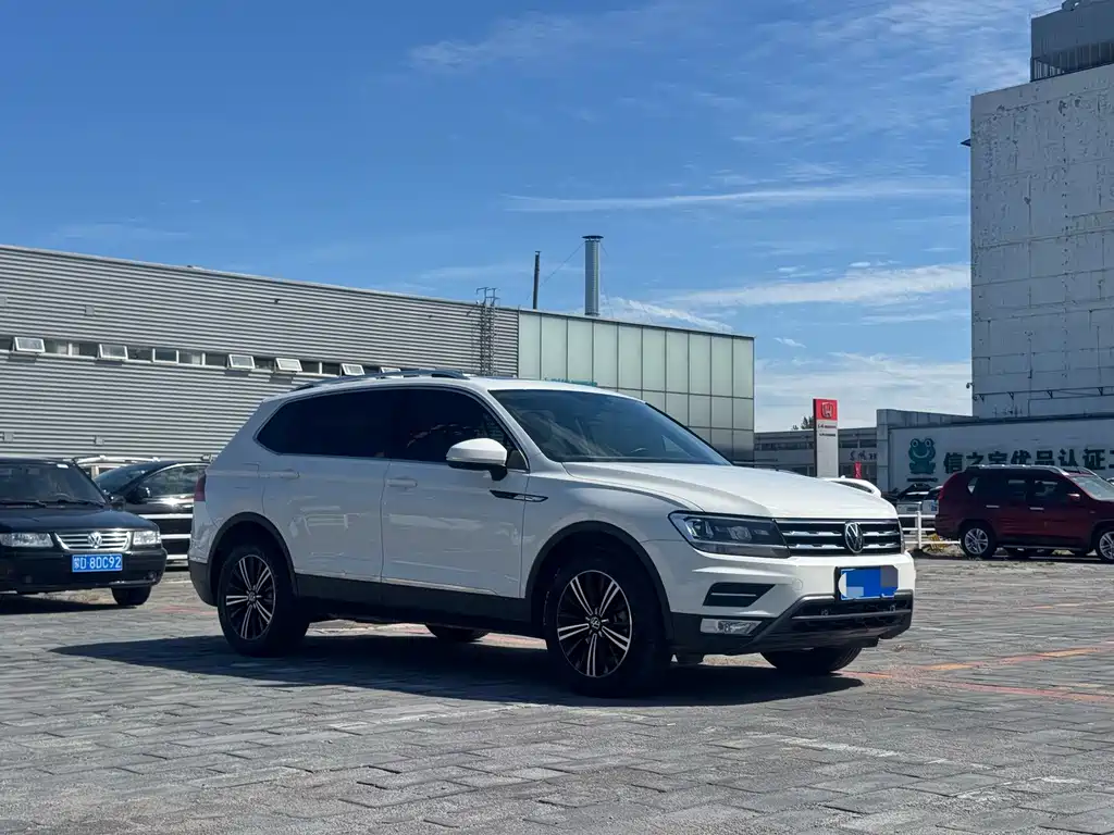Tiguan L 2021 330TSI automatic two-wheel drive smart version купить на сайте DeffCars