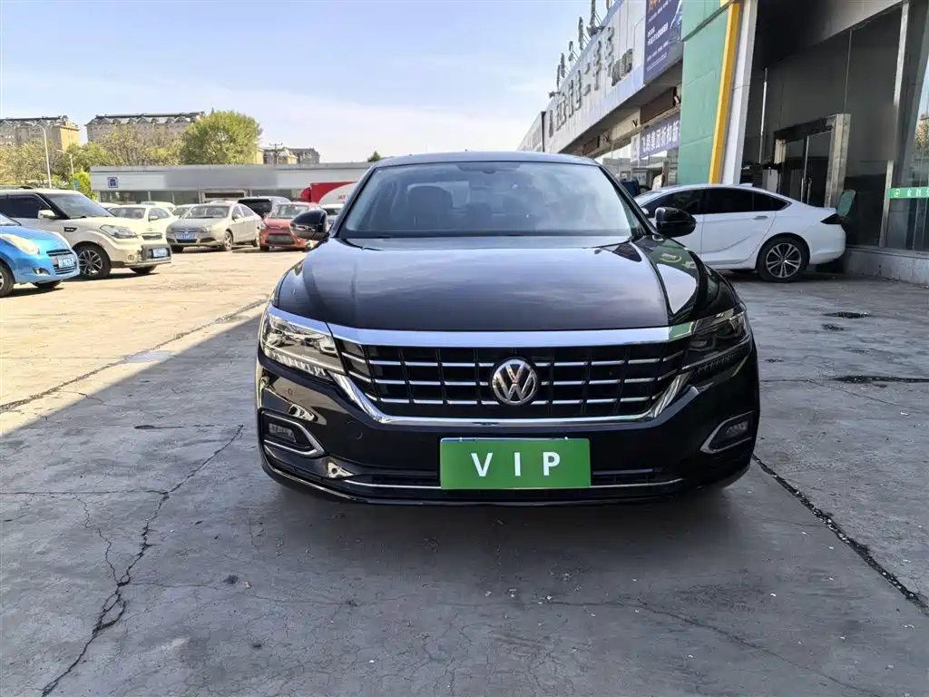 Passat 2019 330TSI Deluxe Edition National VI купить на сайте DeffCars