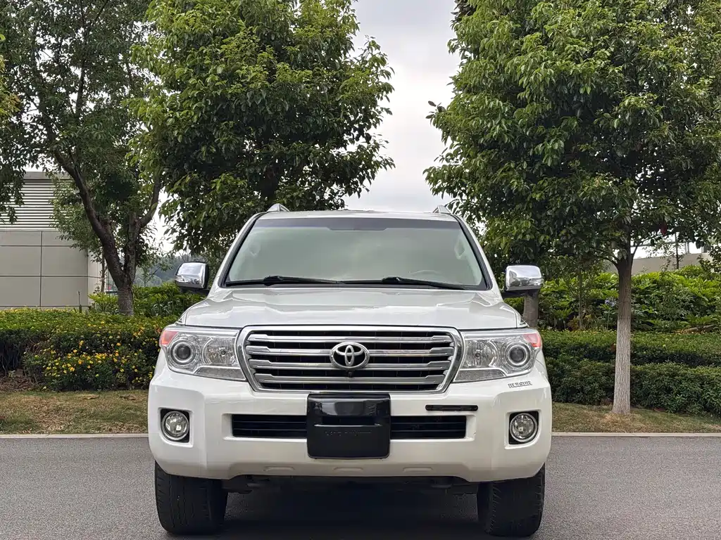 Land Cruiser imported 2015 4.0L V6 Middle East Limited Edition купить на сайте DeffCars