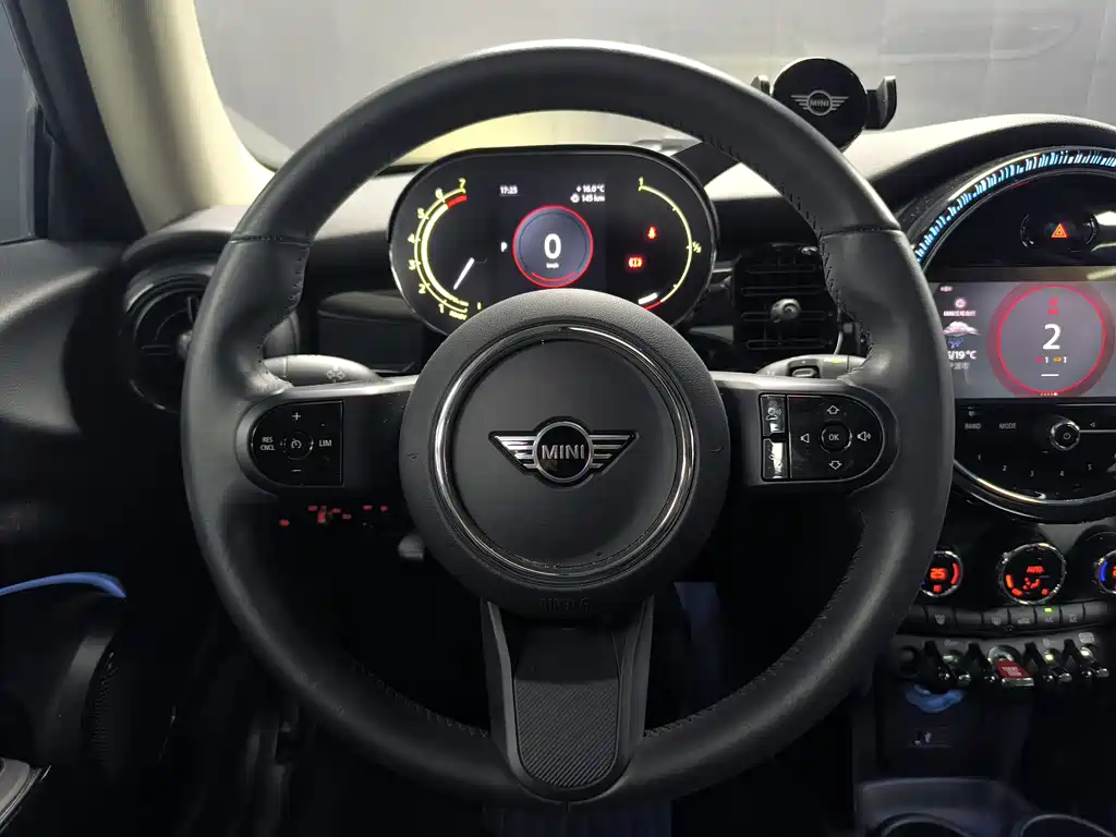MINI 2023 facelift 1.5T COOPER artist купить на сайте DeffCars