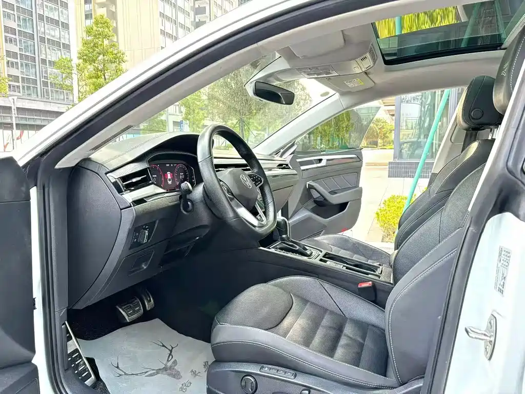 FAW-Volkswagen CC 2023 380TSI eye-catching version купить на сайте DeffCars
