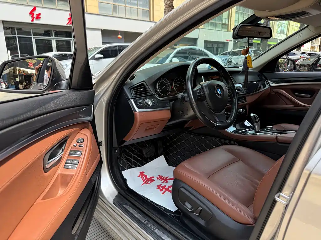 BMW 5 Series 2017 525Li Leading купить на сайте DeffCars