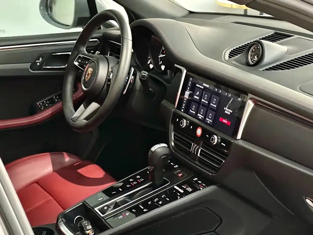 Macan 2023 Macan 2.0T купить на сайте DeffCars
