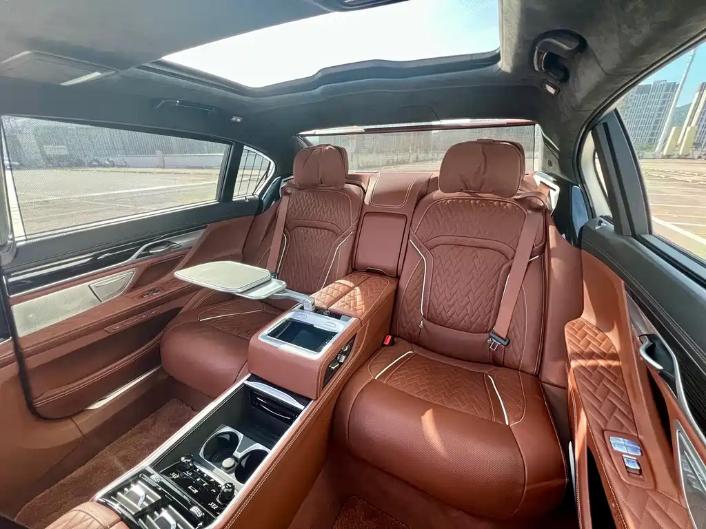 BMW 7 Series 2019 M760Li xDrive V12 Sports Package купить на сайте DeffCars