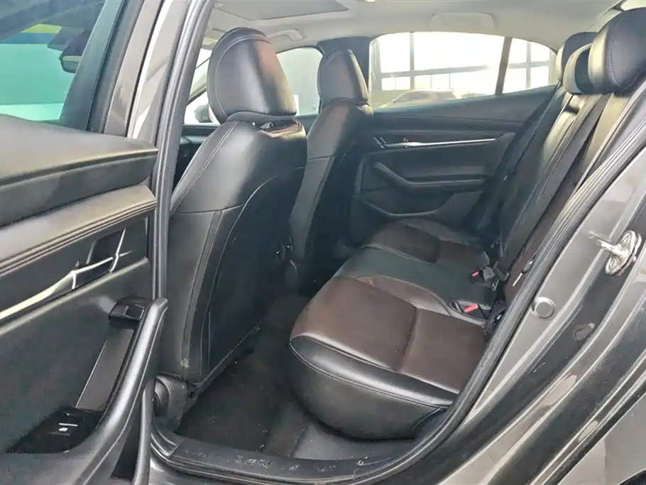 Mazda3 Angkesela 2020 2.0L Automatic Premium Edition купить на сайте DeffCars