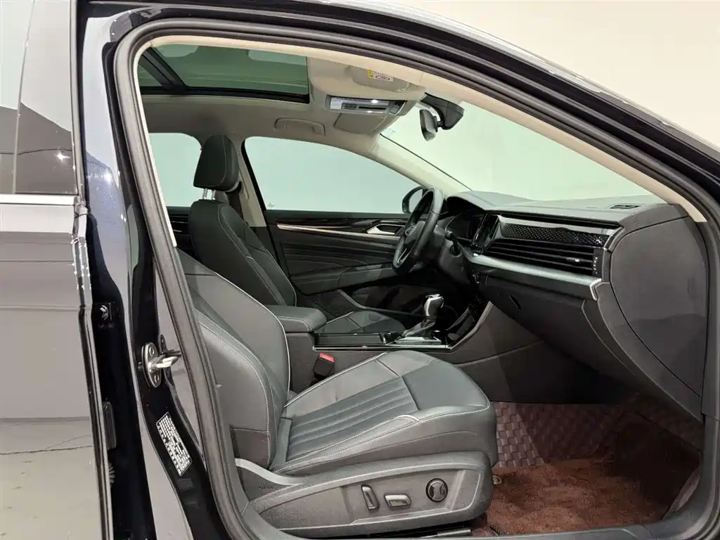 Passat 2023 facelift 330TSI Elite Edition купить на сайте DeffCars