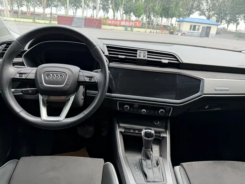 Audi Q3 2023 35 TFSI aggressive and dynamic model (1.4T) купить на сайте DeffCars