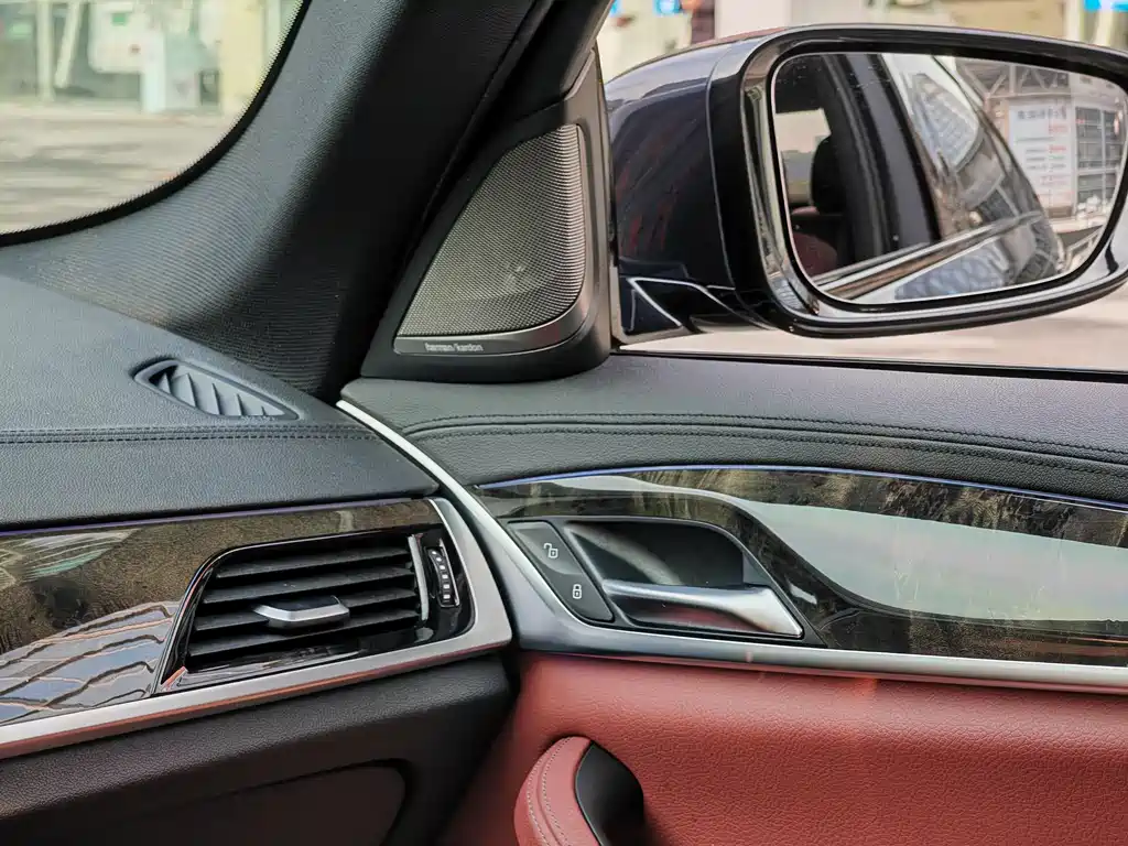 BMW 5 Series 2018 facelift 530Li Exclusive M Sports Package купить на сайте DeffCars