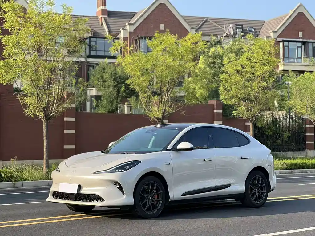 LS6 2025 Smart Lizard Driving Edition купить на сайте DeffCars