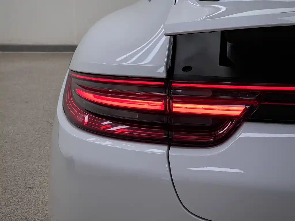 Panamera 2017 Panamera 4 Executive Extended Edition 3.0T купить на сайте DeffCars