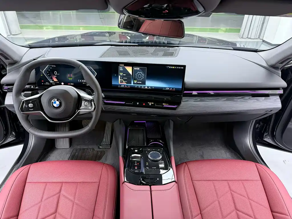 BMW 5 Series 2025 525Li Luxury Package купить на сайте DeffCars