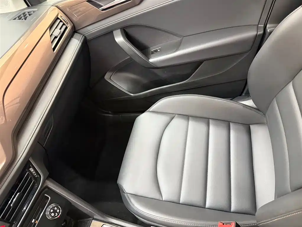 Tuyue 2021 280TSI two-wheel drive comfort version купить на сайте DeffCars