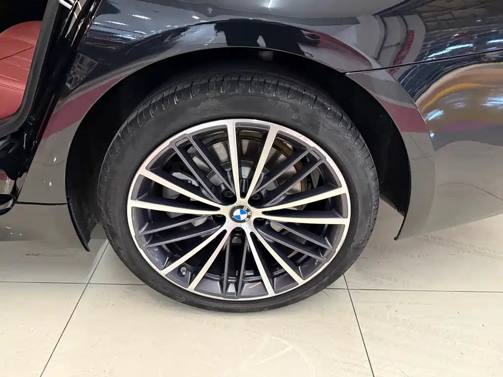 BMW 5 Series 2022 530Li Leading M Sports Package купить на сайте DeffCars