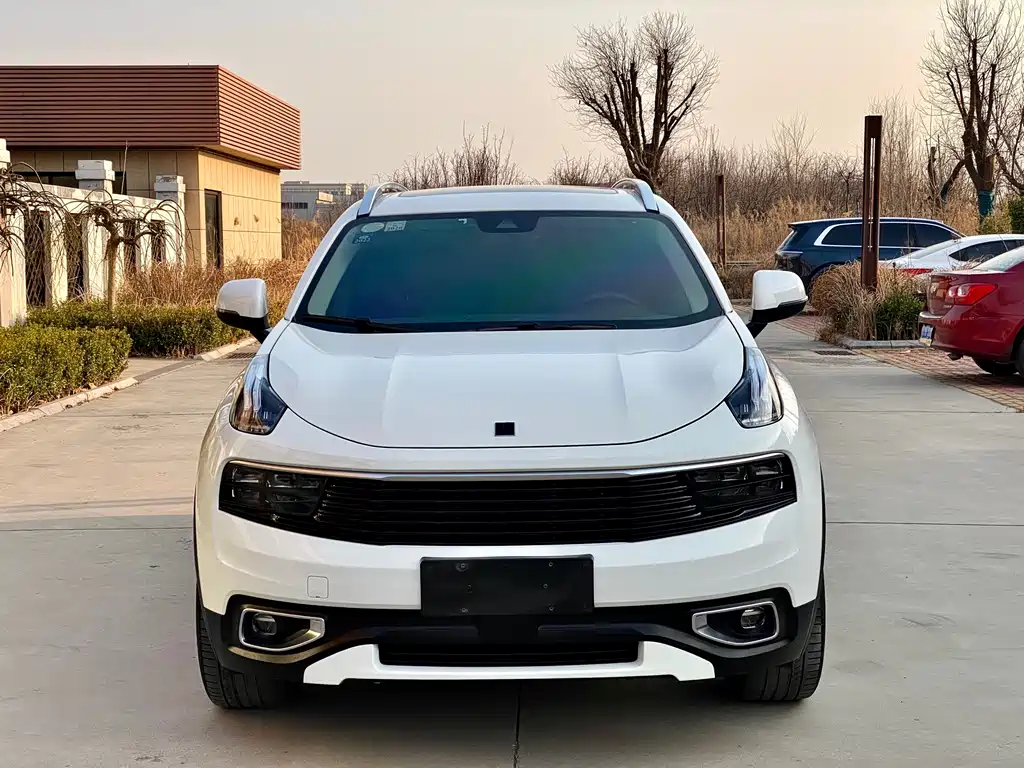 Lynk & Co 01 2017 2.0T two-wheel drive Pro version купить на сайте DeffCars