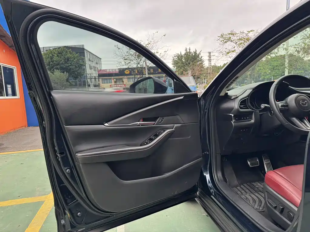 Mazda CX-30 2022 2.0L Automatic Yaoyue Obsidian Edition купить на сайте DeffCars