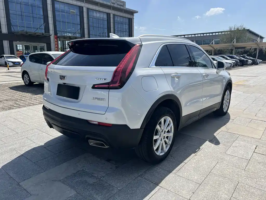 Cadillac XT4 2021 28T two-wheel drive technology купить на сайте DeffCars