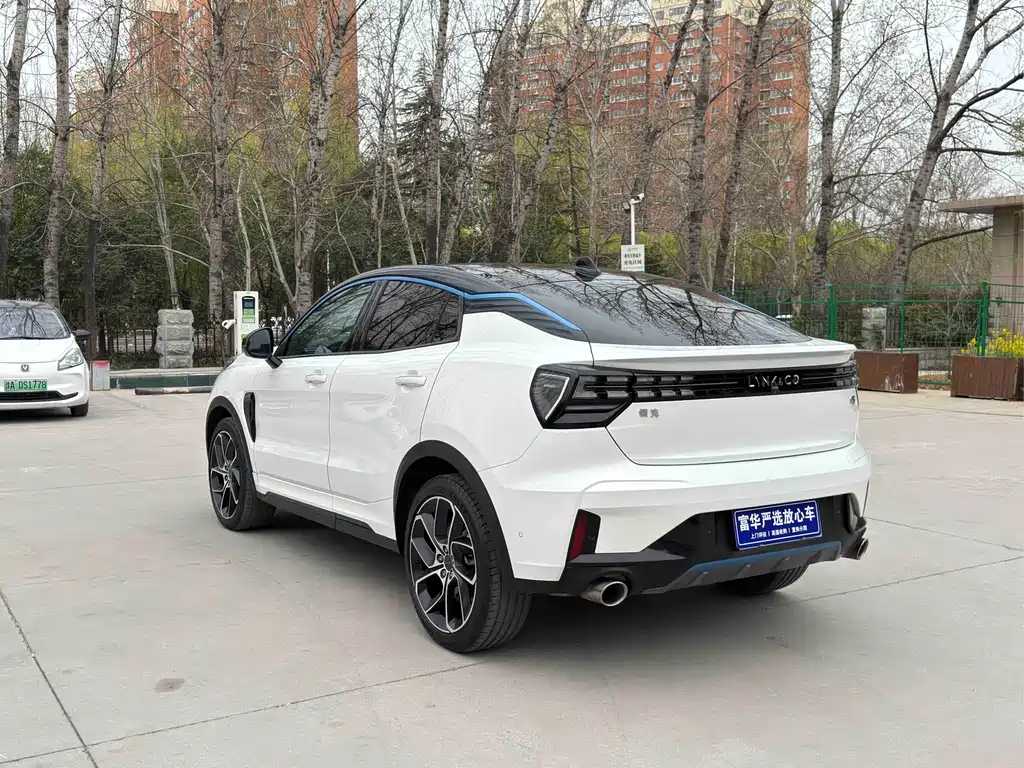 Lynk & Co 05 2020 2.0TD two-wheel drive shines Halo купить на сайте DeffCars