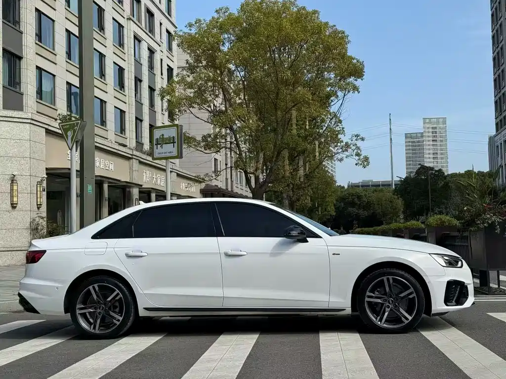 Audi A4L 2022 40 TFSI luxury and dynamic model купить на сайте DeffCars