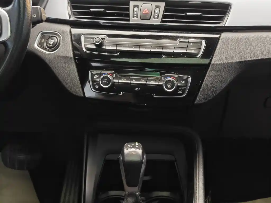 BMW X1 2019 sDrive20Li Leading Model купить на сайте DeffCars