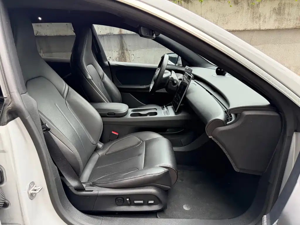 NIO ET5T 2024 model 75kWh Touring купить на сайте DeffCars