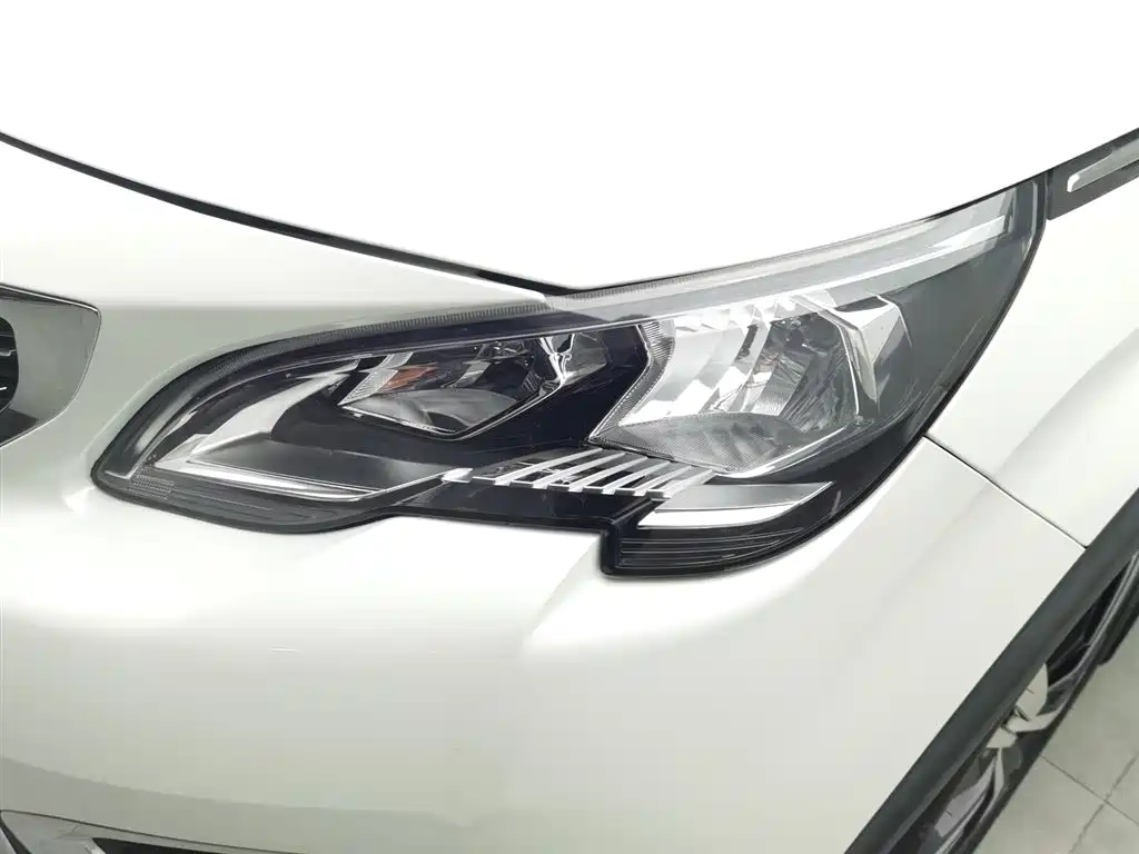 Peugeot 5008 2017 350THP 7-seater Elite Edition купить на сайте DeffCars