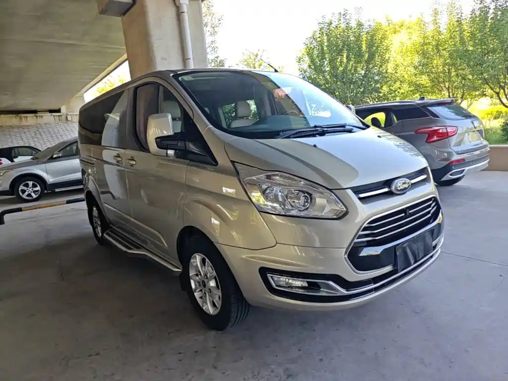 Tourio 2016 2.0T Manual Elite Edition купить на сайте DeffCars