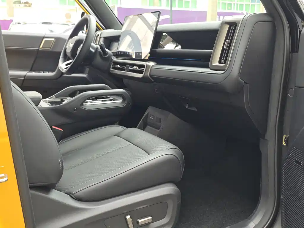 Fengyun X3L 2025 205 four-wheel drive high-energy version купить на сайте DeffCars