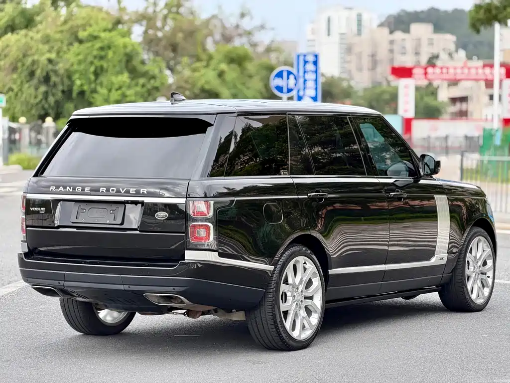 Range Rover 2022 3.0 L6 400PS Legendary Extended Classic Edition купить на сайте DeffCars
