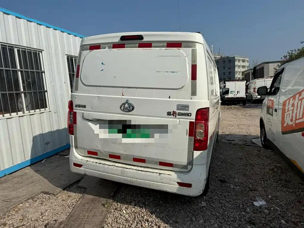 Changan Ruixing EM60 2021 pure electric van transporter 70kW купить на сайте DeffCars