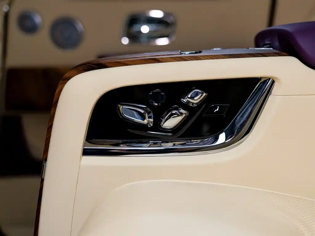 Cullinan 2018 four-seat version купить на сайте DeffCars