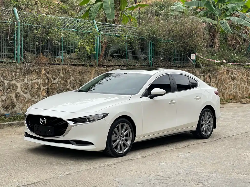Mazda3 Angkesela 2023 2.0L Automatic Premium Edition купить на сайте DeffCars