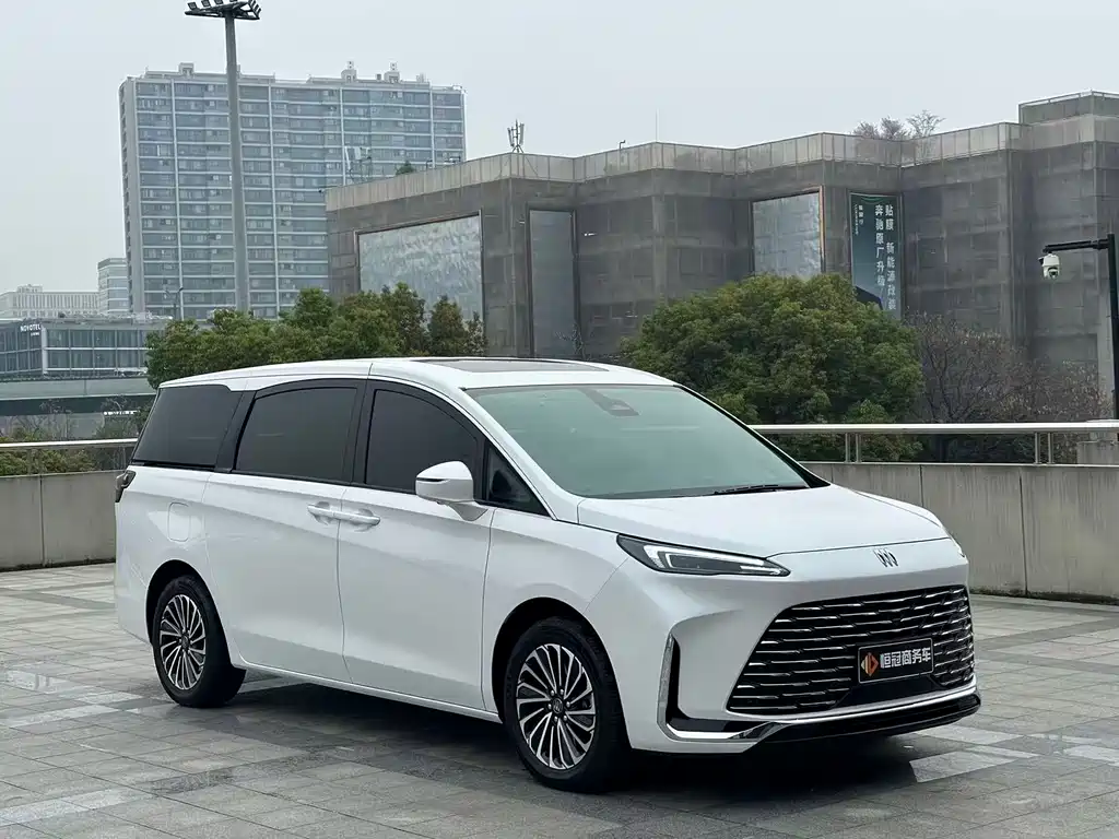 别克GL8新能源 2025款 陆尚 尊享版 7座 купить на сайте DeffCars
