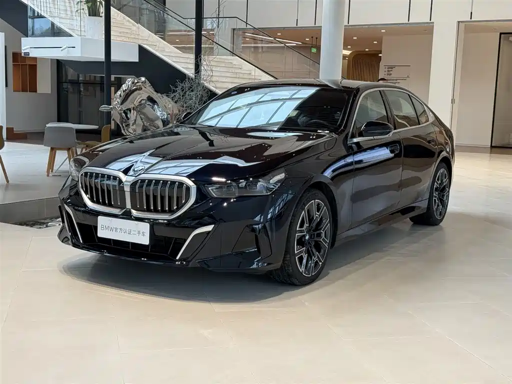 BMW 5 Series 2025 530Li Exclusive M Sports Package купить на сайте DeffCars