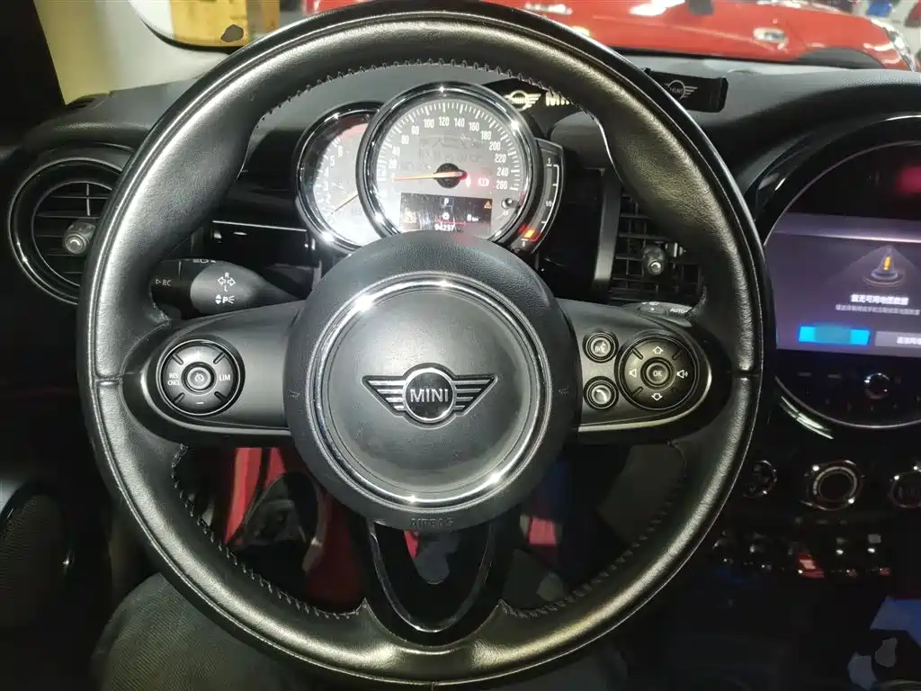 MINI 2018 1.5T COOPER Classic Five-Door Edition купить на сайте DeffCars