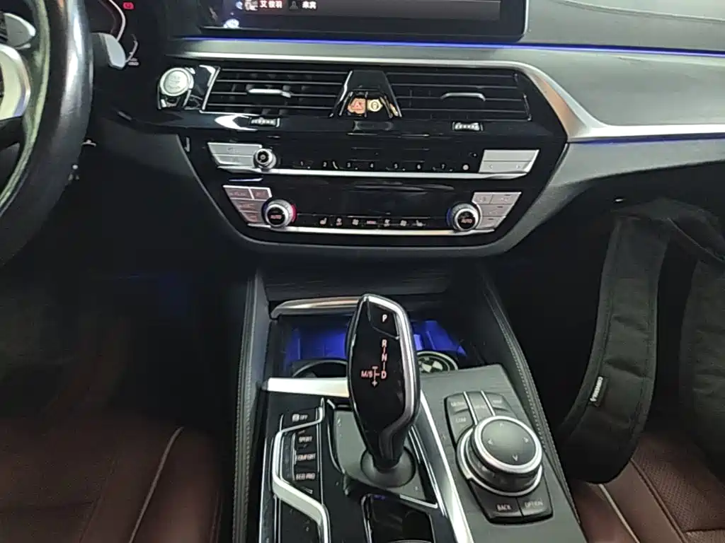 BMW 5 Series 2022 facelift 530Li leading M sports package купить на сайте DeffCars