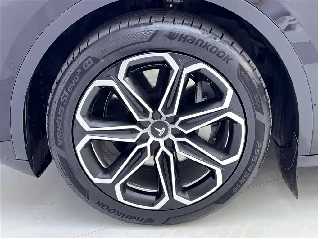 Model Y 2022 long-range all-wheel drive version купить на сайте DeffCars