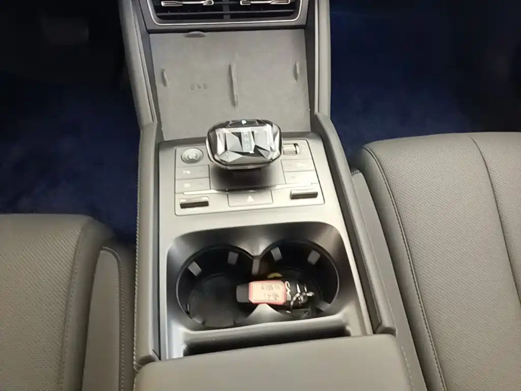 Qin L 2025 DM-i Smart Driving Edition 120KM Transcendent Type купить на сайте DeffCars