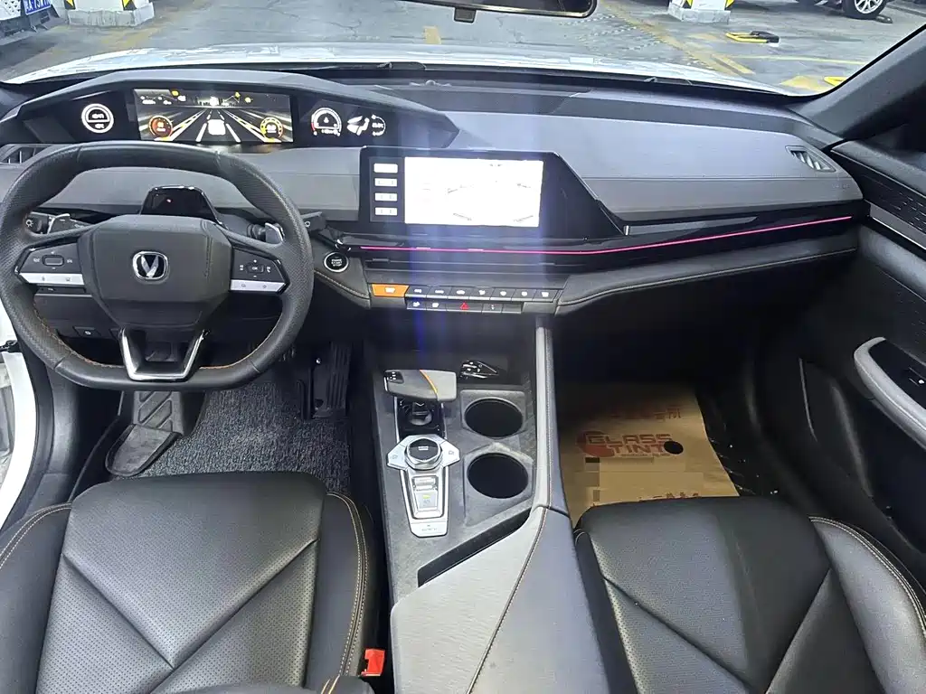 Changan UNI-V 2022 1.5T premium model купить на сайте DeffCars