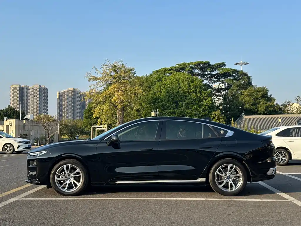Mondeo 2023 EcoBoost 245 Luxury купить на сайте DeffCars